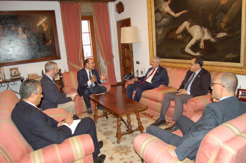 A USC e a universidade xordana Princesa de Sumaya amplían a súa colaboración no ámbito das investigacións tecnolóxicas