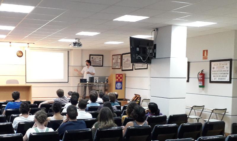 Un obradoiro analiza os últimos avances na utilización de nanopartículas magnéticas para o tratamento do cancro