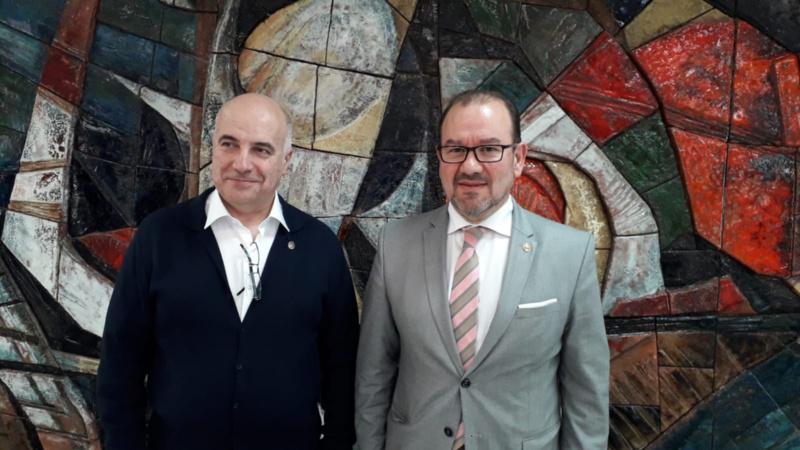 O profesor Xoán Ramón Doldán García tomou posesión como decano de Ciencias Económicas e Empresariais