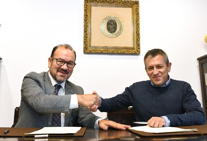 A USC asina o convenio para a creación e xestión do Centro SECS de Documentación de Ciencias do Solo en España