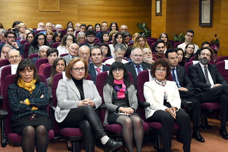 Francisco Otero Espinar toma posesión como decano de Farmacia, “un dos buques insignias das ciencias da saúde na USC”