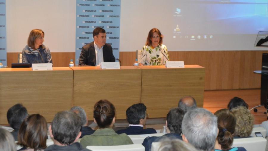 El conselleiro de Educación inaugura una jornada divulgativa sobre la muralla romana de Lugo en el auditorio de la Casa do Saber del Campus Terra