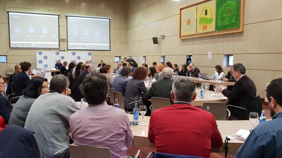 O encontro permite escoitar de primeira man as visións doutros países, as iniciativas europeas e da industria, á vez que identifica as oportunidades e expón accións conxuntas de forma eficiente