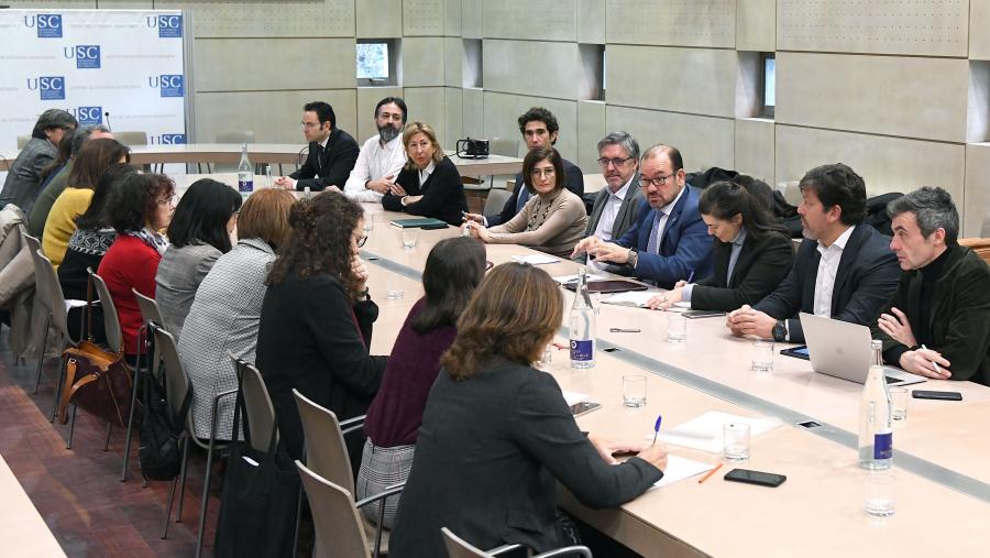Na xuntanza participaron representantes do sector farmacéutco galego. Foto: Santi Alvite