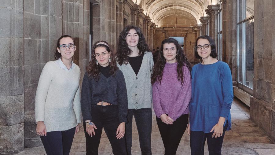A voz das universitarias é un dos contidos deste número
