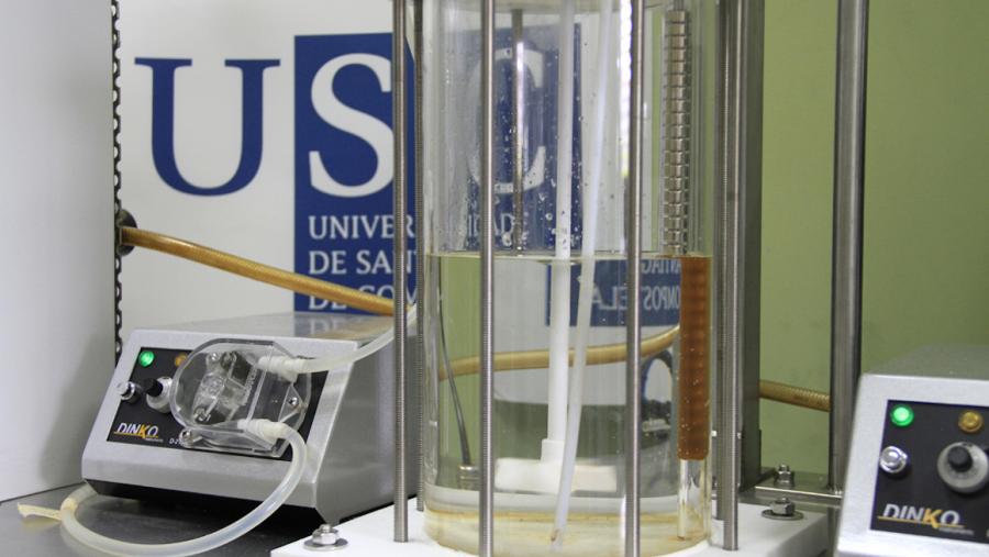 Os resultados obtidos permitiron deseñar un reactor descontinuo acoplado a un sistema de separación magnética interna