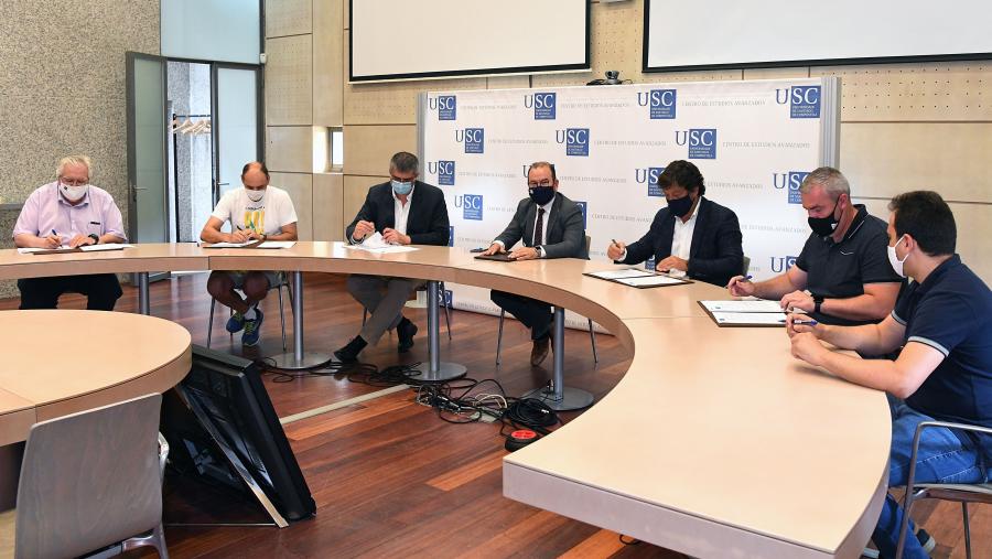 O acto de sinatura celebrouse no Centro de Estudos Avanzados. Foto: Santi Alvite