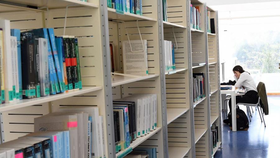 Biblioteca ETSE. Foto: Santi Alvite