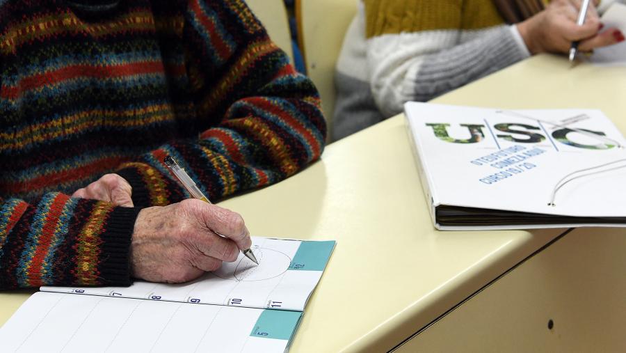 Este programa pretende posibilitar que as persoas maiores compartan procesos formativos e de extensión cultural. FOTO: Santi Alvite