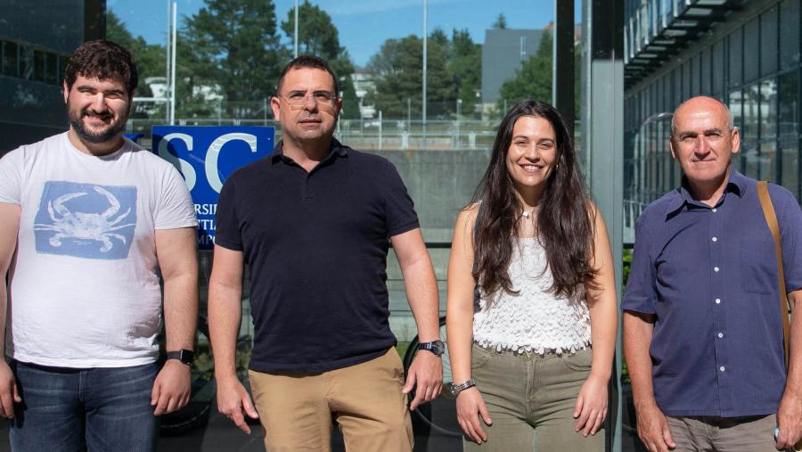 Eddy Sotelo, segundo pola esquerda, coordina esta investigación