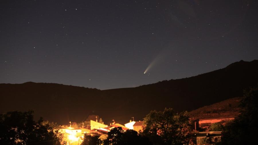 O mellor momento para ver o cometa é entre unha hora e hora e media despois da posta do Sol. FOTO: Manuel Astorgano