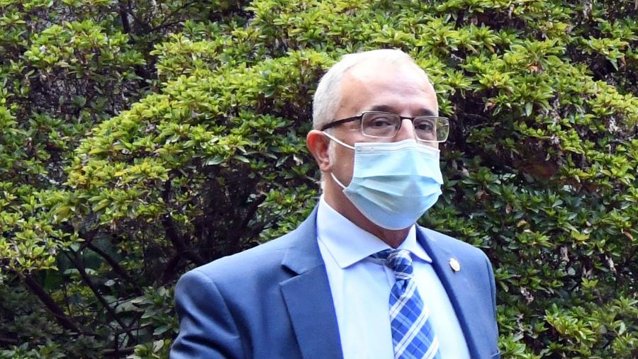 O profesor Juan José Nieto Roig ten coordinado ou participado en máis de vinte proxectos de ámbito europeo, nacional e autonómico e é autor ou coautor de máis de 300 artigos de investigación publicados en revistas internacionais. FOTO: Santi Alvite