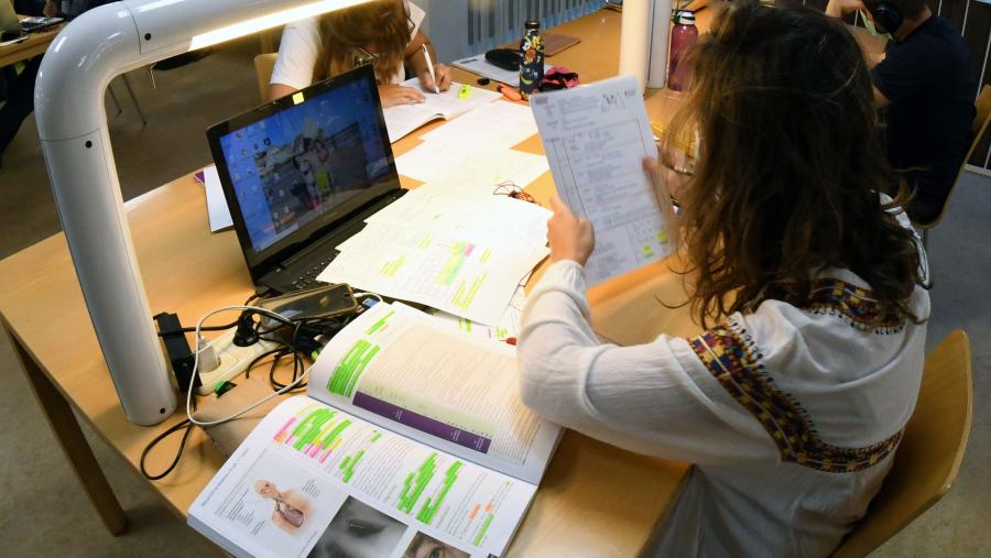 Conectarse ás clases en remoto implica desenvolver unha maior capacidade de autoxestión por parte do alumnado. FOTO: Santi Alvite