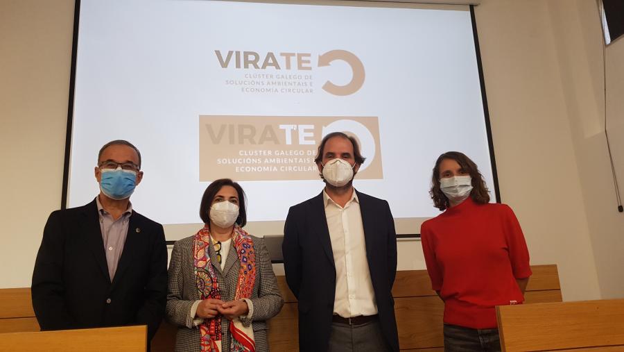 Asistentes á sesión fundacional, entre eles Juan Lema (primeiro pola esquerda), de CRETUS, xunto a Josefa de León, Julio Maside e Helena Penas