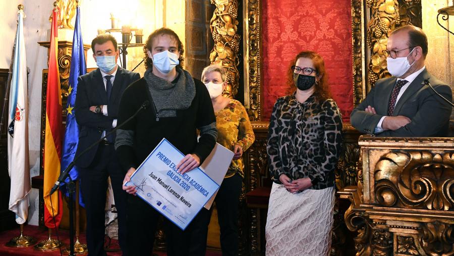 De esquerda a dereita, Román Rodríguez, Juan Manuel Lorenzo, Carmen Fernández Morante, Elena Vázquez Cendón e Antonio López. FOTO: Santi alvite