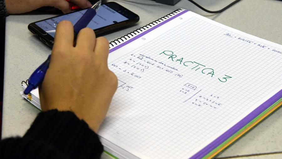 As persoas interesadas deben cumprir, ou ter cumpridos, 40 anos antes do 1 de xaneiro de 2022. FOTO: Santi Alvite