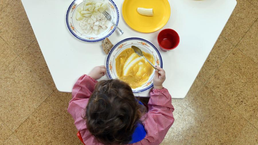 O estudo establece que as grandes variacións nas puntuacións ambientais están asociadas á composición dos menús. FOTO: Santi Alvite