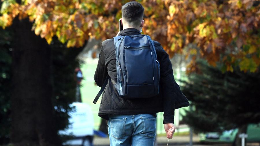Os axentes estudados poden aparecer perfectamente en espazos públicos abertos como parques. FOTO: Santi Alvite