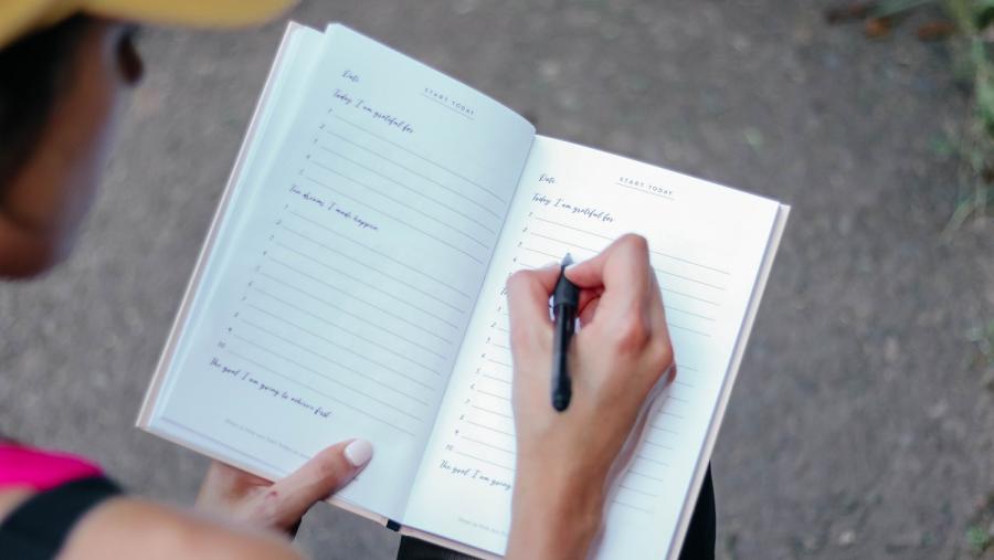 Un caderno para facer anotacións