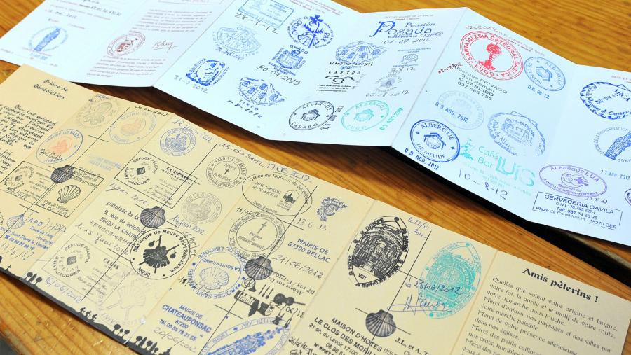 Imaxe de arquivo da credencial dun peregrino. FOTO: Santi Alvite 