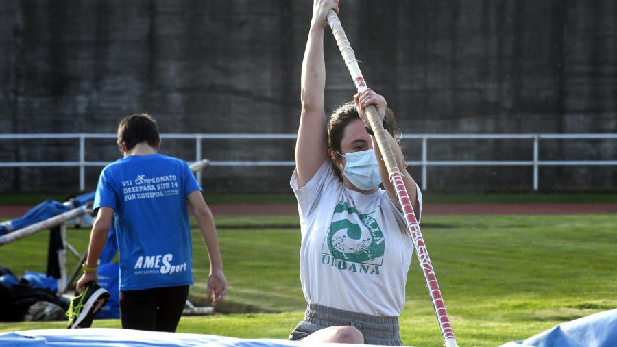 O persoal do Servizo de Deportes mostrouse “moi satisfeito por este recoñecemento”. FOTO: Santi Alvite