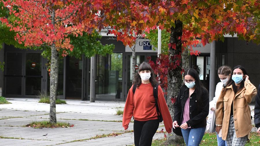 Entre as persoas participantes, convocaranse premios que implicarán o financiamento de cursos en liña. FOTO: Santi Alvite
