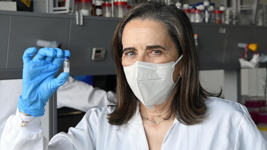 A catedrática María José Alonso reivindica o papel da investigación xa que “en España está moi mal financiada, a porcentaxe do PIB que se lle dedica é moi inferior á desexable”. FOTO: Santi Alvite