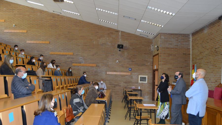 Díez de Castro, entre Valcárcel e Bande, na Facultade de ADE