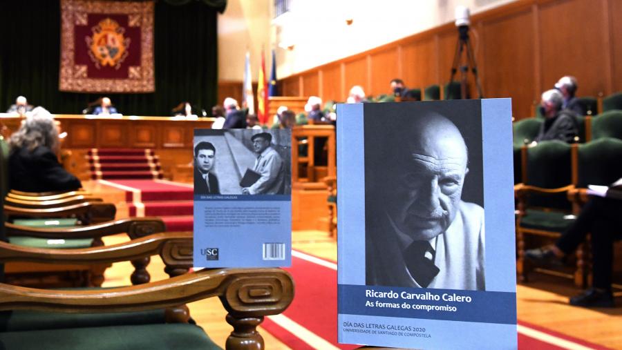 O reitor Antonio López salientou o “compromiso co país, coa cultura e coa súa lingua” de Carvalho Calero. FOTO: Santi Alvite