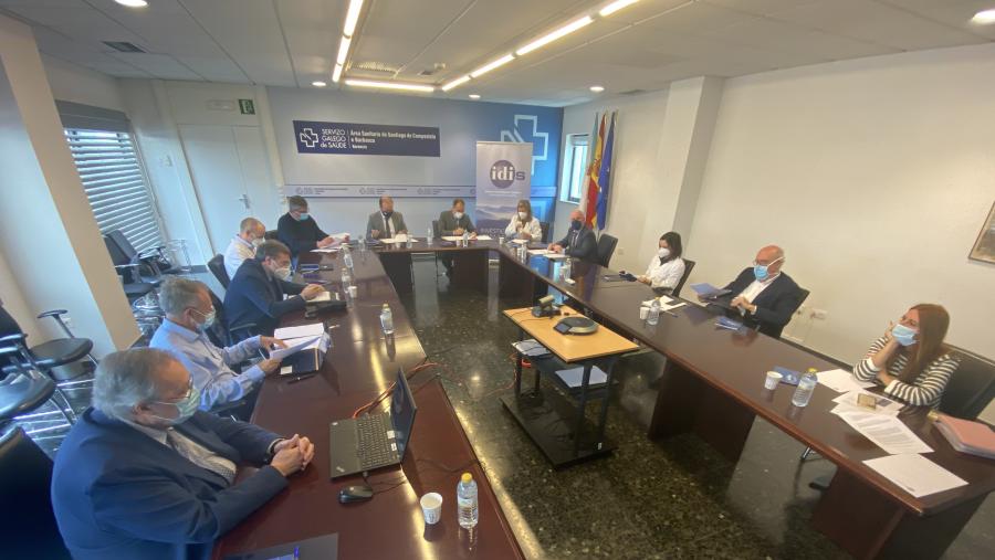 O 66.5% destes investigadores teñen adscrición directa ao Sergas e o 33.5% á USC. O reitor Antonio López e o conselleiro de Sanidade, Julio García Comesaña, tomaron parte no acto