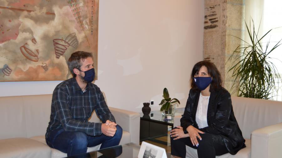 Rubén Arroxo e Montserrat Valcárcel, na Vicerreitoría de Coordinación do Campus de Lugo