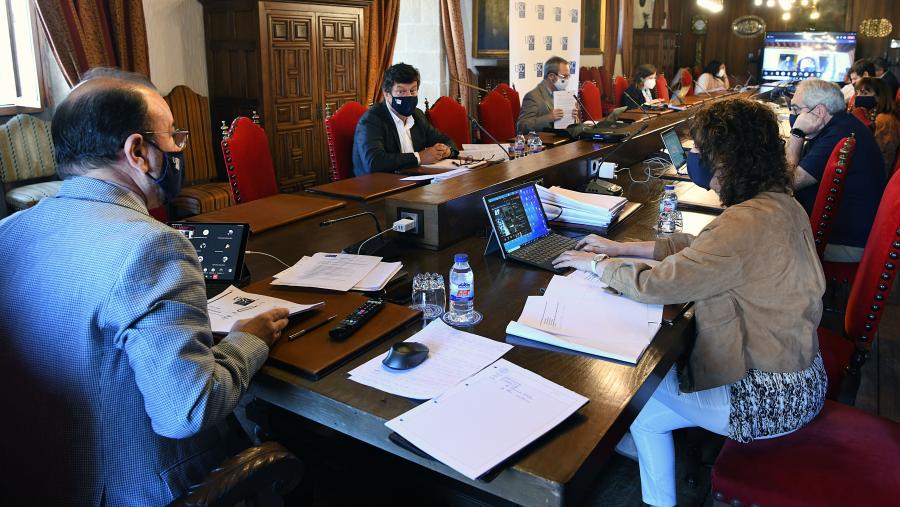 Xuntanza no Salón Reitoral