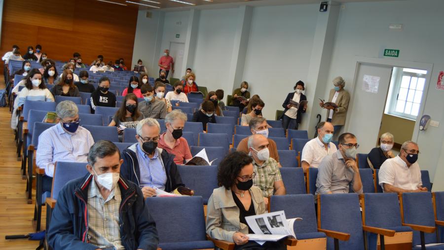 Profesorado da USC e alumnado de ensino medio no IES Ollos Grandes de Lugo