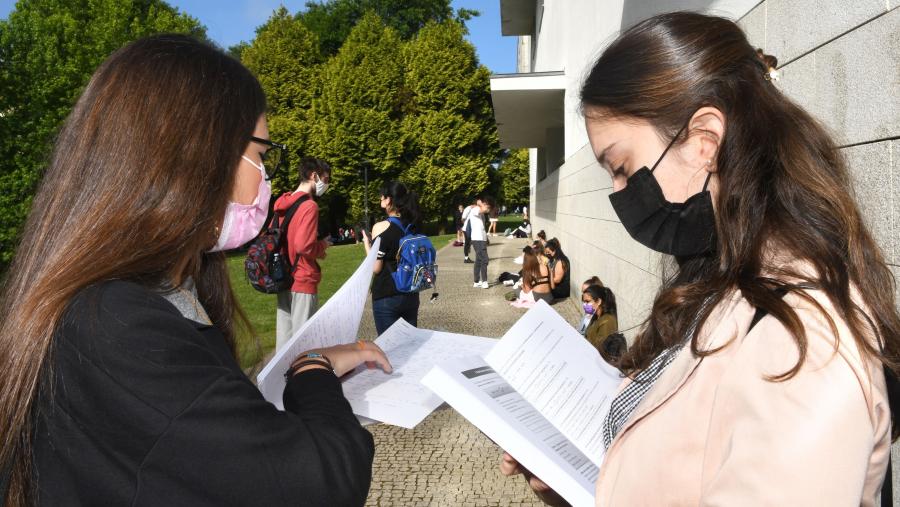 ‘Mulleres, investigación en COVID’, ‘Violencias contra as mulleres’ e ‘Perspectiva de xénero na docencia universitaria’ son os tres eixos temáticos que vertebran a presente edición da xornada. FOTO: Santi Alvite