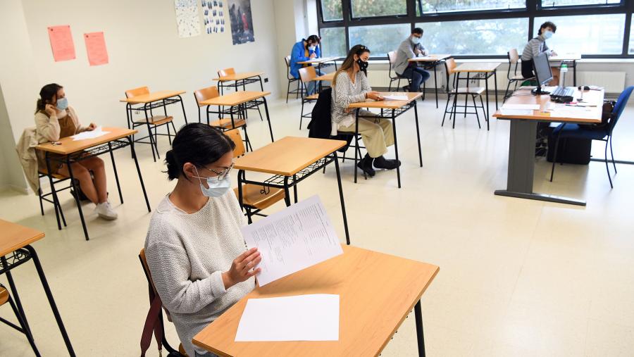 O abano de idiomas programado por este servizo complementario do ensino universitario da USC en Compostela inclúe cursos anuais de inglés de carácter presencial e semipresencial. FOTO: Santi Alvite