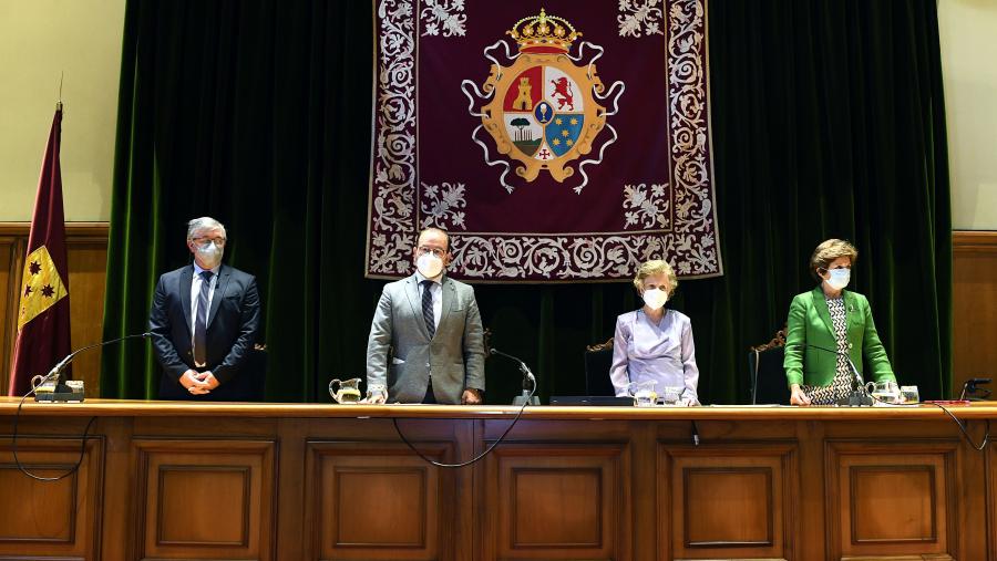 A sesión estivo presidida polo reitor Antonio López. FOTO: Santi Alvite