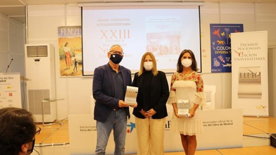 Juan Blanco recollendo o galardón