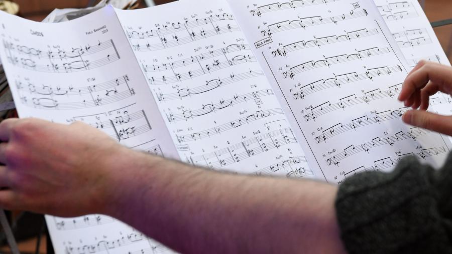 Unha vez recibidas todas as solicitudes, o director do coro, Miro Moreira, poñerase en contacto coas persoas interesadas para concertar unha cita telemática ou presencial e realizar, deste xeito, unha pequena entrevista con proba de voz. FOTO: Santi Alvite