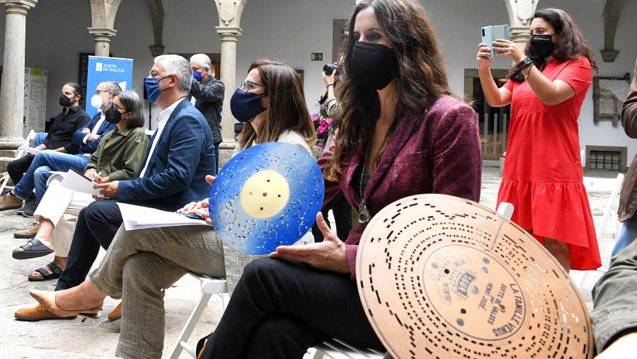 A vicerreitora de Igualdade, Cultura e Servizos da USC, Mar Lorenzo Moledo, quixo subliñar na rolda de prensa de presentación celebrada este xoves no Pazo de San Roque, a importancia de dar pulo, dende a Universidade, a proxectos que combinen arte e ciencia. FOTO: Santi Alvite