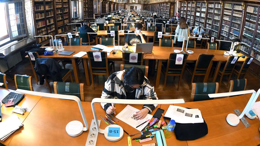 As persoas interesadas en aparecer nesta clasificación deben finalizar os seus estudos cunha nota media superior a 8. FOTO: Santi Alvite