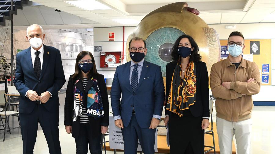 De esquerda a dereita, Eduardo Eiroa, Mar Lorenzo, Antonio López, María Jesús Giráldez e Ígor Mella. FOTO: Santi Alvite