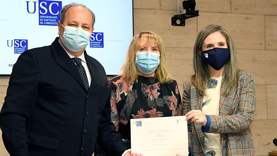 De esquerda a dereita, Carlos Herrero, María del Carmen Pena Ledo e Cecilia Sierra. FOTO: Santi Alvite