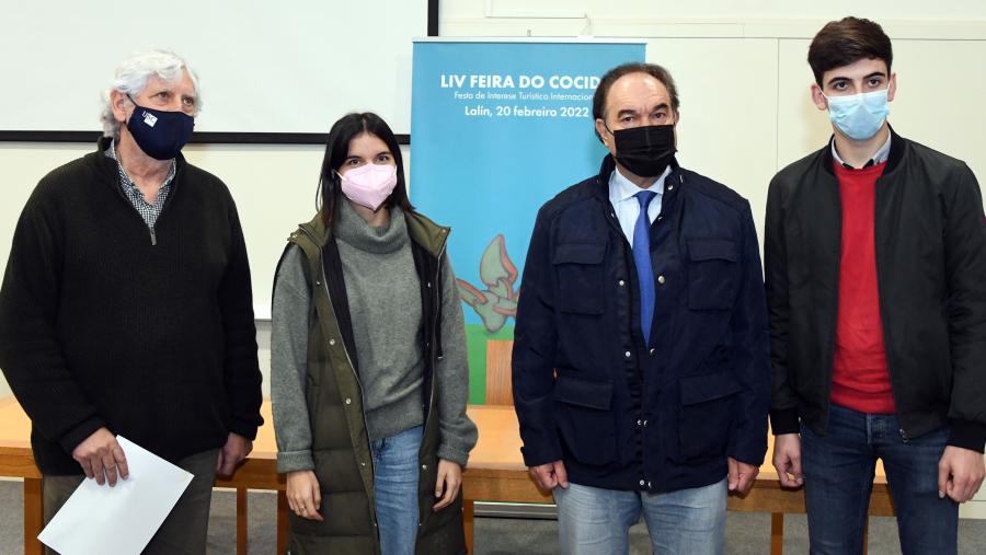 Xosé Ramón Pousa, Alba Silva, José Crespo e Avelino Souto,  na presentación do XXVIII Premio de Xornalismo Gastronómico ‘Álvaro Cunqueiro’. Foto: Santi Alvite 