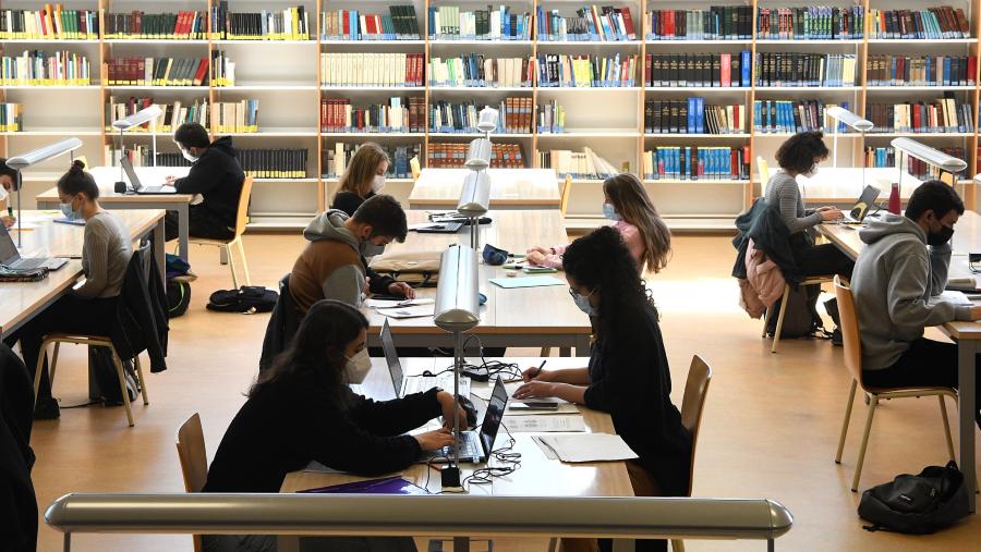 Imaxe de arquivo dunha biblioteca da USC. FOTO: Santi Alvite
