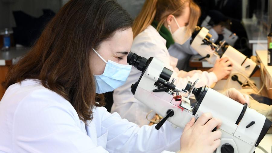 Os proxectos contan dende o primeiro momento co asesoramento do persoal técnico de AVTE e o financiamento pode chegar ata 40.000 euros por un período de entre tres e nove meses. FOTO: Santi Alvite
