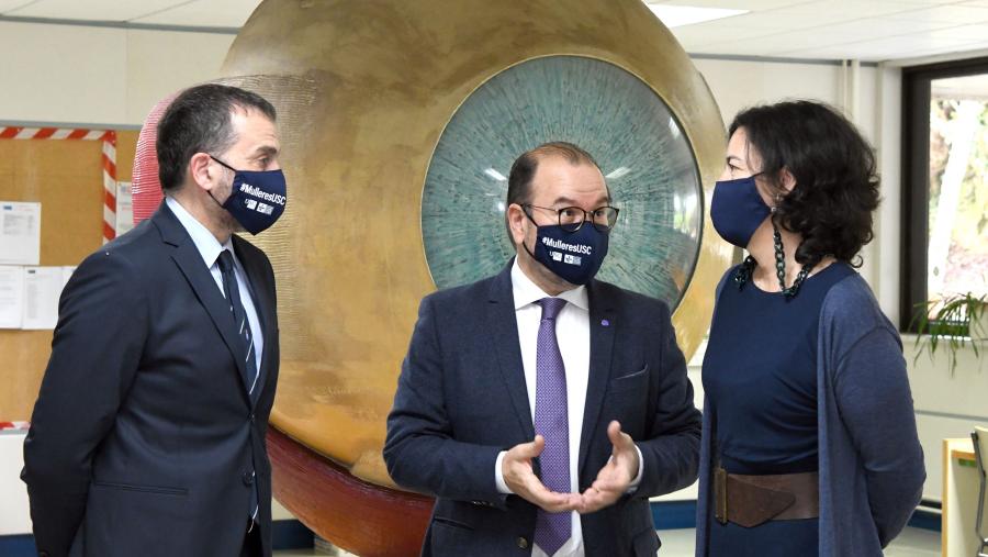 De esquerda a dereita, Jorge Aboal, Antonio López e María Jesús Giráldez. FOTO: Santi Alvite
