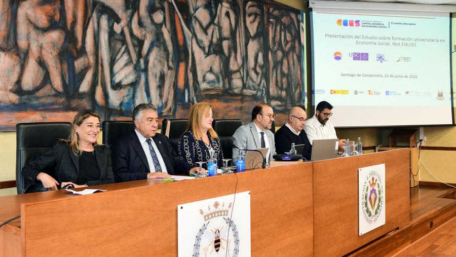 O acto de presentación estivo presidido polo reitor Antonio López. FOTO: Santi Alvite