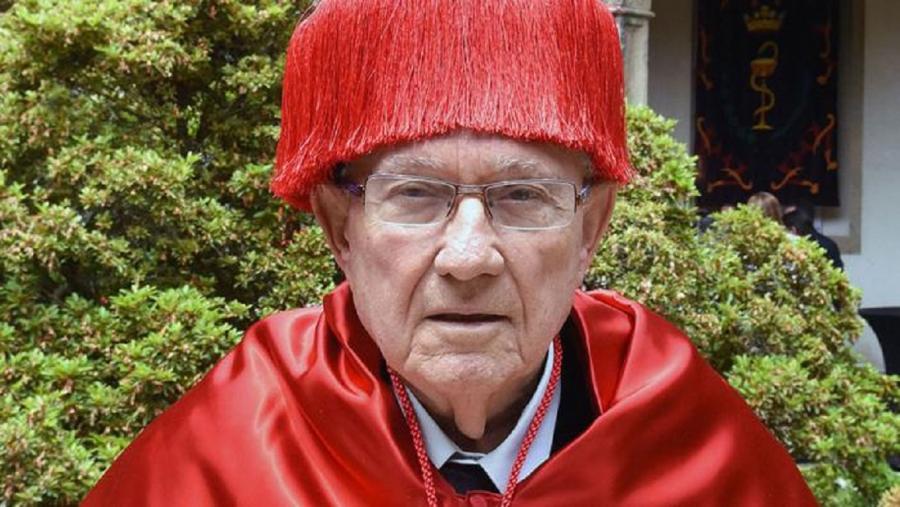 Tomás Salvador Vives Antón durante a súa investidura na USC 