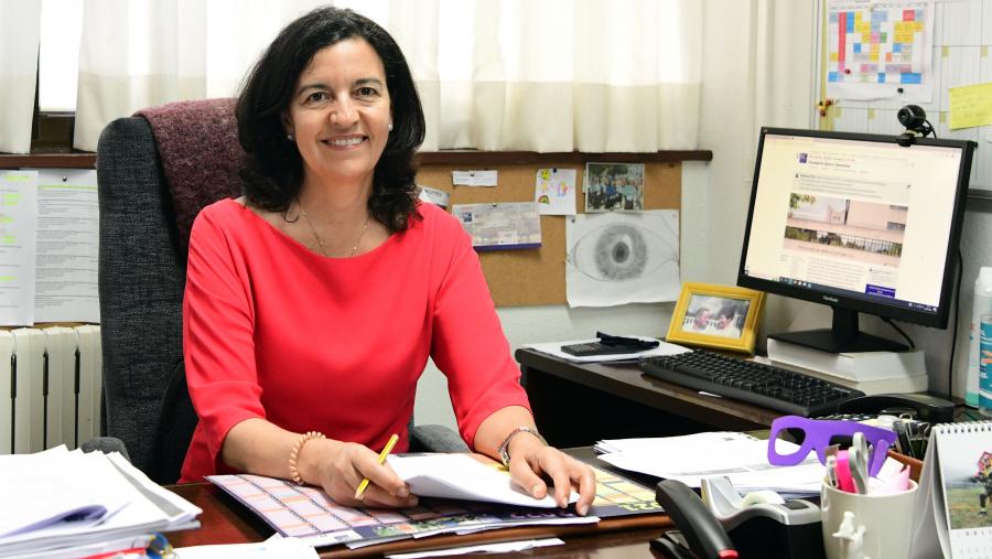 A decana no seu despacho. FOTO: Santi Alvite