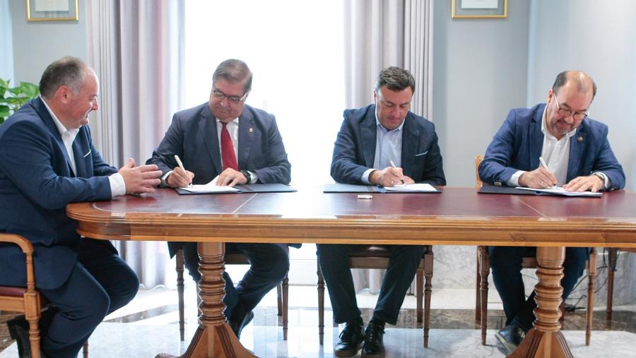 De esquerda a dereita, José Ramón Rioboo, Julio Abalde, Valentín González e Antonio López 